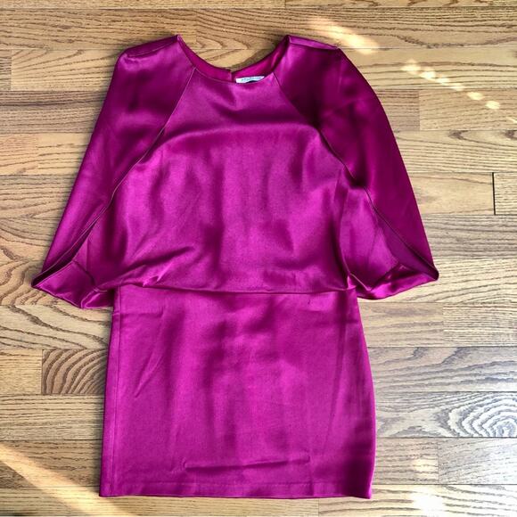 HALSTON Cape Sleeve Open Back Mini Sheath Dress Red Cherry Women’s Size 6 - Picture 2 of 11